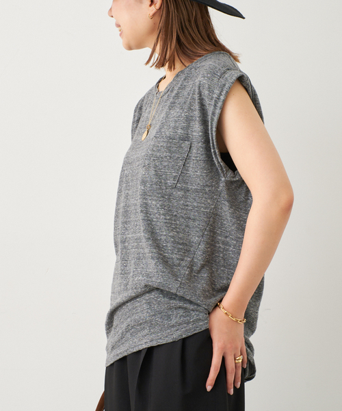 Deuxieme Classe（ドゥーズィエムクラス）の「*TWIST タンクトップ（Tシャツ/カットソー・レディース・ブラック/キャメル/チャコールグレー・FREE）」の1枚目の写真