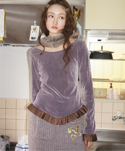 musubore(ムスボレ)の「bi-color flocky frill tops / フロッキーフリルトップス(Tシャツ/カットソー・レディース・グレー/パープル・FREE)」の2枚目の写真