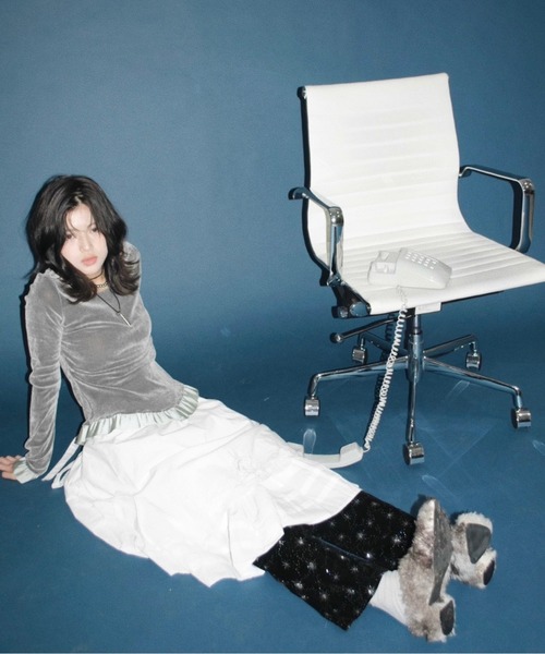 musubore(ムスボレ)の「bi-color flocky frill tops / フロッキーフリルトップス(Tシャツ/カットソー・レディース・グレー/パープル・FREE)」の17枚目の写真