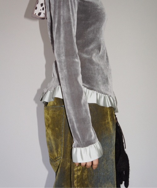 musubore(ムスボレ)の「bi-color flocky frill tops / フロッキーフリルトップス(Tシャツ/カットソー・レディース・グレー/パープル・FREE)」の5枚目の写真