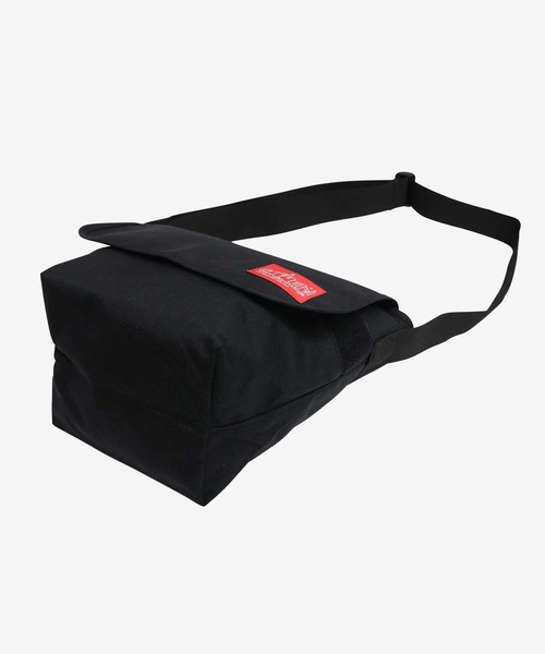 Manhattan Portage(マンハッタンポーテージ)の「Manhattan Portage Casual Messenger マンハッタンポーテージ カジュアルメッセンジャーバッグ メッセンジャーバッグ(メッセンジャーバッグ・レディース・ブラック・FREE)」の8枚目の写真
