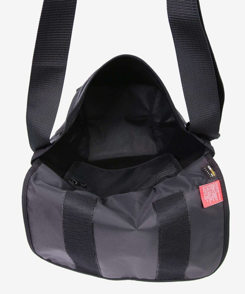 Manhattan Portage(マンハッタンポーテージ)の「Manhattan Portage Casual Messenger マンハッタンポーテージ カジュアルメッセンジャーバッグ メッセンジャーバッグ(メッセンジャーバッグ・レディース・ブラック・FREE)」の9枚目の写真
