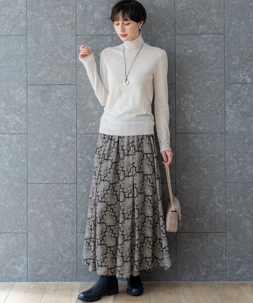 23区（ニジュウサンク）の「【CLASSY.掲載/洗える】スムージーコットン タートルネック ニット（ニット/セーター・レディース・ブラック系/ホワイト系1/ホワイト系/ベージュ系・40/38）」の13枚目の写真