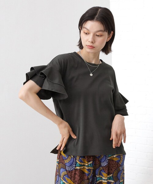 THE SHOP TK (ザ ショップ ティーケー )の「【汗染み防止】袖フリルTシャツ【UVカット/洗濯機OK】(Tシャツ/カットソー・レディース・オフホワイト/サックスブルー/ブラウン系/スミクロ・13/12)」の3枚目の写真