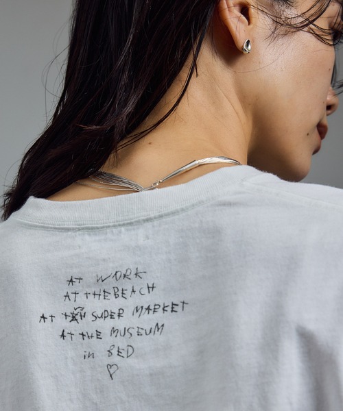 SALON adam et rope'（サロン アダム エ ロペ）の「Vintageライクin me プリントロングスリーブT / ロンT（Tシャツ/カットソー・レディース・オフホワイト/チャコールグレー・FREE）」の8枚目の写真