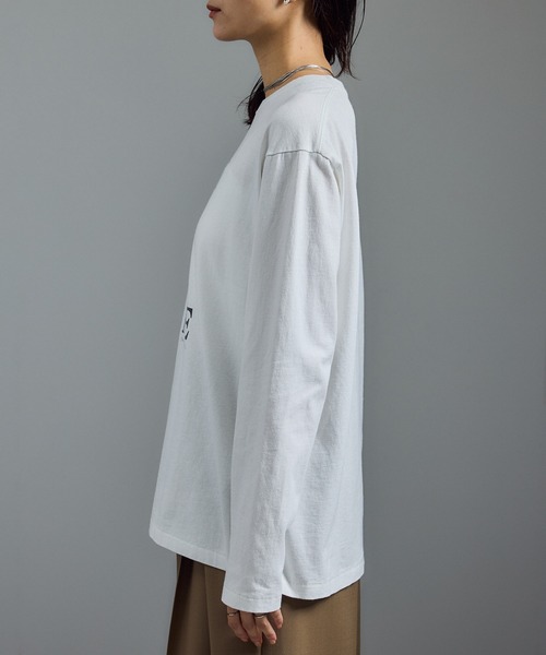 SALON adam et rope'（サロン アダム エ ロペ）の「Vintageライクin me プリントロングスリーブT / ロンT（Tシャツ/カットソー・レディース・オフホワイト/チャコールグレー・FREE）」の14枚目の写真