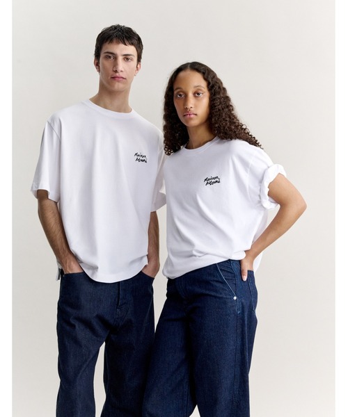 Maison Kitsune(メゾンキツネ)の「MAISON KITSUNE HANDWRITING OVERSIZE TEE-SHIRT(Tシャツ/カットソー・メンズ・ホワイト×ブラック/ブラック×ホワイト・L/M/S/XS/XL)」の1枚目の写真