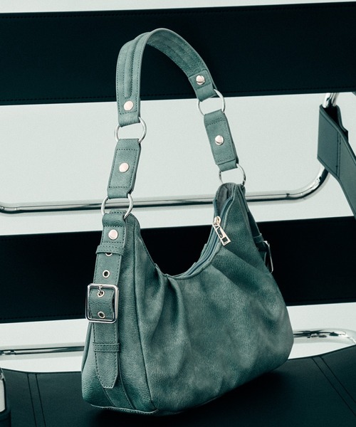 selle glant(セレグランテ)の「SIDE DESIGN TUCK HALF MOON BAG/サイドデザインタックハーフムーンバッグ(ハンドバッグ・メンズ・ブラック/ネイビー/マスタード/ブラック系/ダークブラウン/グレイッシュベージュ/キャメル/ボルドー/ブルーグリーン・FREE)」の6枚目の写真