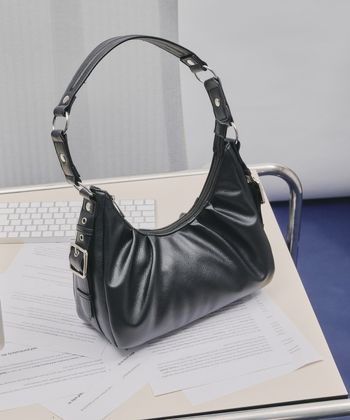 SIDE DESIGN TUCK HALF MOON BAG/サイドデザインタックハーフムーン