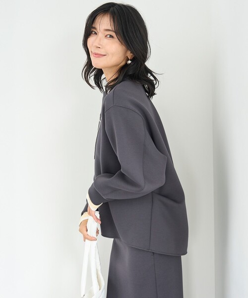 UNFILO(アンフィーロ)の「BEAUTY FORM JERSEY バックフォルム プルオーバー(スウェット・レディース・グレー系/ベージュ系/ライトグレー系/ピンク系1/ブラック系・X-LARGE)」の7枚目の写真