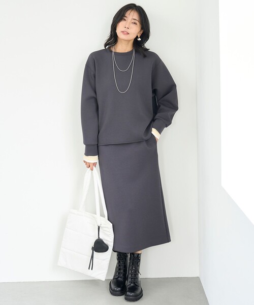 UNFILO(アンフィーロ)の「BEAUTY FORM JERSEY バックフォルム プルオーバー(スウェット・レディース・グレー系/ベージュ系/ライトグレー系/ピンク系1/ブラック系・X-LARGE)」の9枚目の写真
