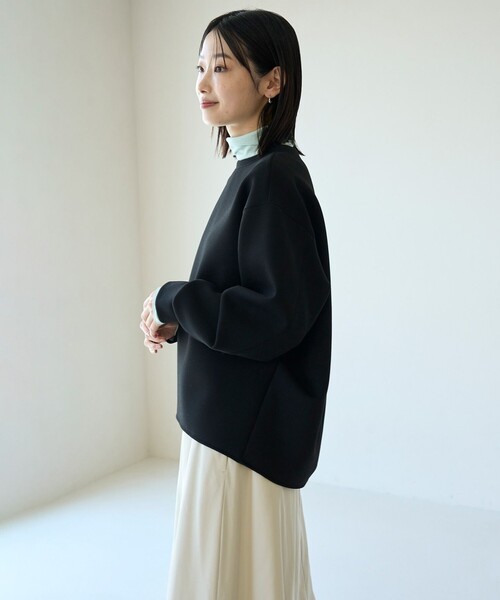 UNFILO(アンフィーロ)の「BEAUTY FORM JERSEY バックフォルム プルオーバー(スウェット・レディース・グレー系/ベージュ系/ライトグレー系/ピンク系1/ブラック系・X-LARGE)」の14枚目の写真