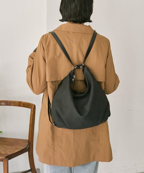 ear PAPILLONNER（イアパピヨネ）の「3WAYリュック（バックパック/リュック・レディース・アイボリー/ブラック/ピンクベージュ・FREE）」の5枚目の写真