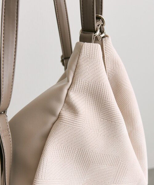 ear PAPILLONNER（イアパピヨネ）の「3WAYリュック（バックパック/リュック・レディース・アイボリー/ブラック/ピンクベージュ・FREE）」の15枚目の写真