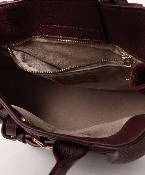 CHRISTIAN VILLA(クリスチャンヴィラ)の「【CHRISTIAN VILLA】レザーミディアムハンドバッグ(Q56368)(ハンドバッグ・レディース・ブラウン系その他/ダークブラウン/ボルドー・ALL)」の6枚目の写真