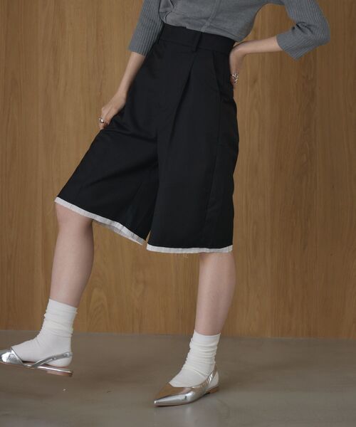 kivi(キヴィ)の「ハーフトラウザーパンツ(その他パンツ・レディース・チャコールグレー/ブラック・MEDIUM/LARGE)」の4枚目の写真