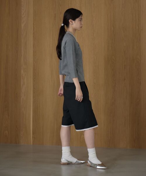 kivi(キヴィ)の「ハーフトラウザーパンツ(その他パンツ・レディース・チャコールグレー/ブラック・MEDIUM/LARGE)」の9枚目の写真
