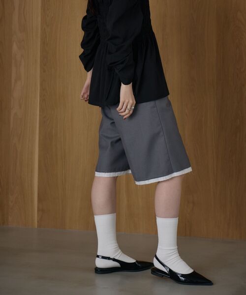 kivi(キヴィ)の「ハーフトラウザーパンツ(その他パンツ・レディース・チャコールグレー/ブラック・MEDIUM/LARGE)」の16枚目の写真