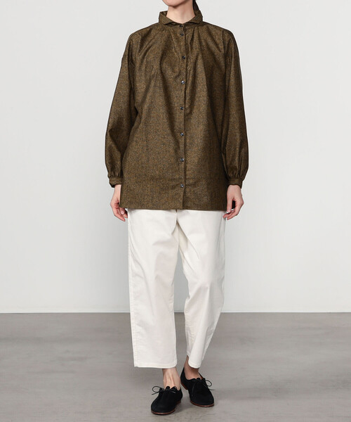 GALLEGO DESPORTES（ギャレゴデスポート）の「GALLEGO DESPORTES | デザインカラー 長袖シャツ WOMEN（シャツ/ブラウス・レディース・ブラウン・S）」の11枚目の写真