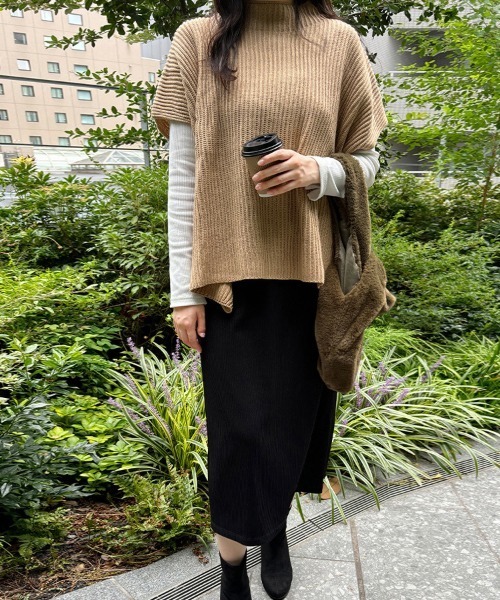 ReRe(リリ)の「リブ編みニットポンチョ(ニット/セーター・レディース・ブラック/ブルー/ワインレッド/ベージュ・FREE)」の16枚目の写真