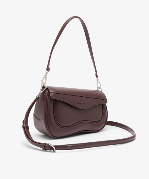 LACOSTE（ラコステ）の「ローラ カーブラインレザーショルダーバッグ