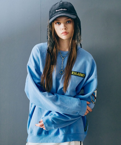 RNA（アールエヌエー）の「M2554 タイガートレーナー（スウェット・レディース・ブラック/ブルー/レッド・MEDIUM）」の9枚目の写真