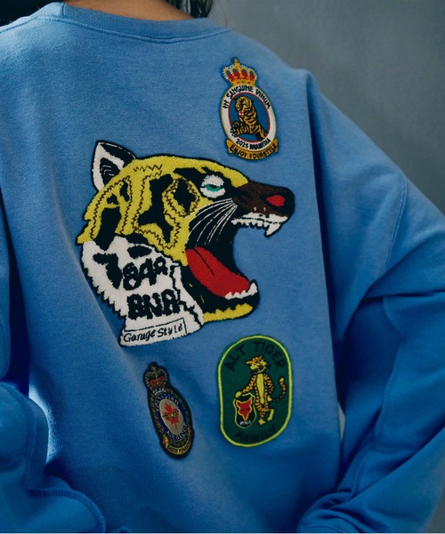 RNA（アールエヌエー）の「M2554 タイガートレーナー（スウェット・レディース・ブラック/ブルー/レッド・MEDIUM）」の13枚目の写真