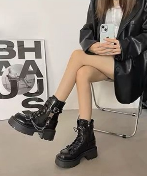 Ritzy（リッツィー）の「Y2K厚底 ダブルバックルロッカーブーツ（ブーツ・レディース・ブラック・22.5/23/23.5/24/24.5/25）」の7枚目の写真