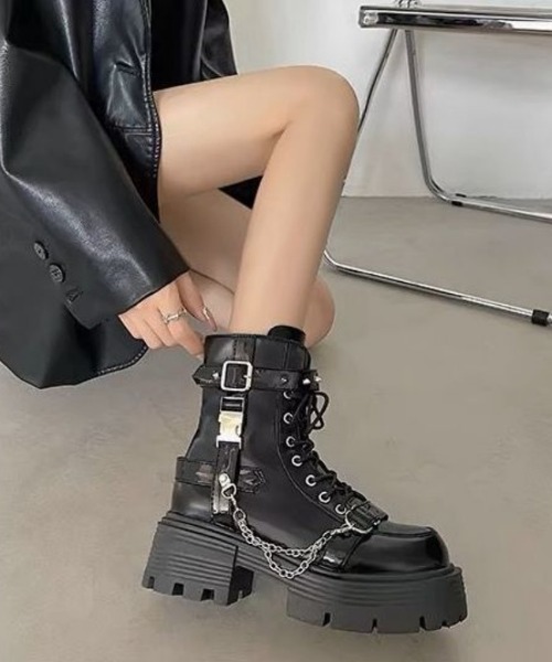 Ritzy（リッツィー）の「Y2K厚底 ダブルバックルロッカーブーツ（ブーツ・レディース・ブラック・22.5/23/23.5/24/24.5/25）」の11枚目の写真