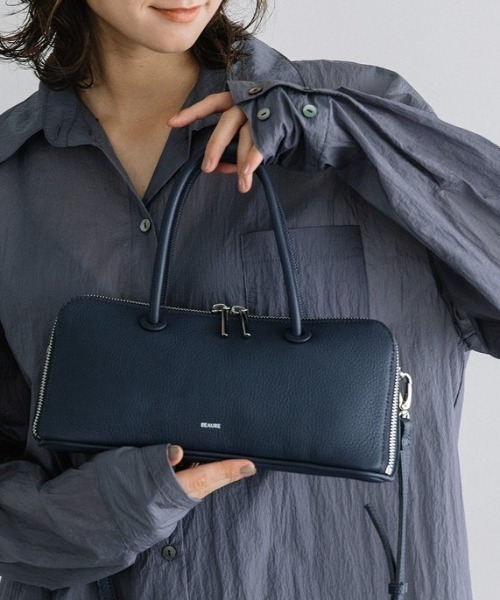 Beau're（ヴュレ）の「【BEAURE/ビュレ】横長 ブガッティ型 2Way ショルダー Bag（ハンドバッグ・レディース・ブラウン/シルバー/ブラック/アイボリー/ネイビー・FREE）」の10枚目の写真