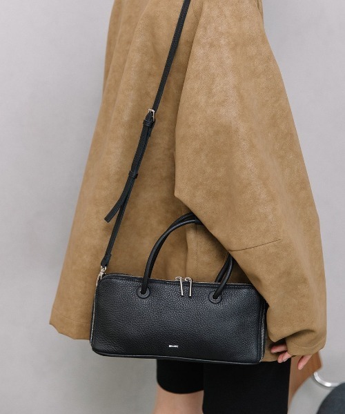 Beau're（ヴュレ）の「【BEAURE/ビュレ】横長 ブガッティ型 2Way ショルダー Bag（ハンドバッグ・レディース・ブラウン/シルバー/ブラック/アイボリー/ネイビー・FREE）」の14枚目の写真