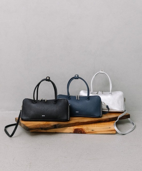 Beau're（ヴュレ）の「【BEAURE/ビュレ】横長 ブガッティ型 2Way ショルダー Bag（ハンドバッグ・レディース・ブラウン/シルバー/ブラック/アイボリー/ネイビー・FREE）」の6枚目の写真
