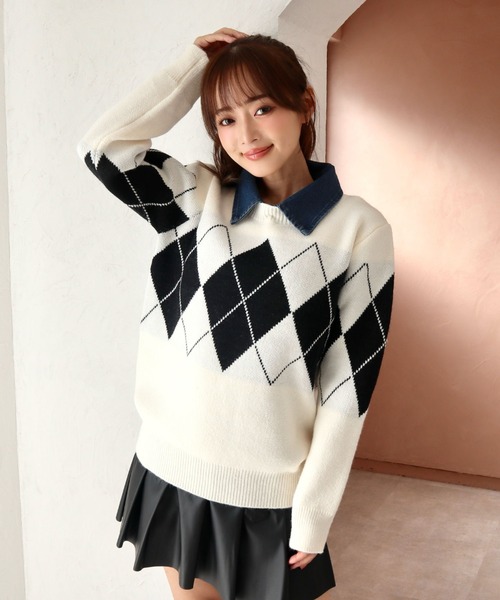 CECIL McBEE(セシルマクビー)の「デニム取り外し襟付きアーガイルニット(ニット/セーター・レディース・アイボリー/ブラウン/ブラック・MEDIUM)」の1枚目の写真