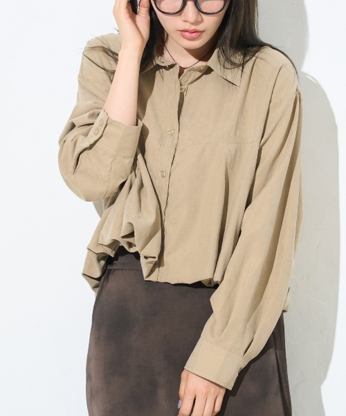 TRIANGLE PALETTE(トライアングルパレット)の「バルーンヘム クロップドシャツ(シャツ/ブラウス・レディース・ブラック/グレイッシュベージュ/カーキ・FREE)」の15枚目の写真