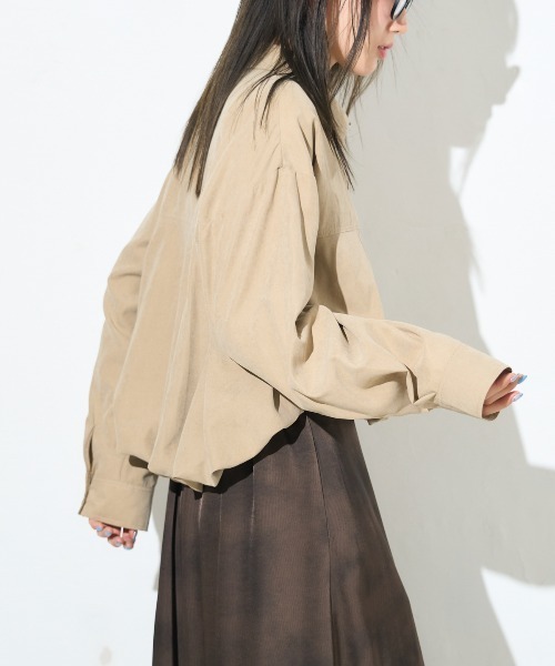 TRIANGLE PALETTE(トライアングルパレット)の「バルーンヘム クロップドシャツ(シャツ/ブラウス・レディース・ブラック/グレイッシュベージュ/カーキ・FREE)」の20枚目の写真