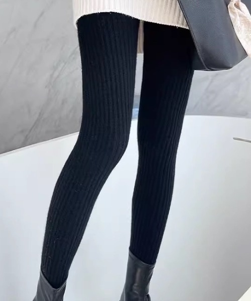 ampm(エーエムピーエム)の「リブニットレギンス/スパッツ/タイツ風パンツ(その他パンツ・レディース・ベージュ/ブラック/グレー・FREE)」の4枚目の写真