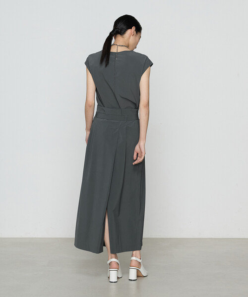 Gabardine K.T(ギャバジンケーティー)の「【セットアップ対応】ナイロン2WAYストレッチ ラップ風スカート(スカート・レディース・カーキ/グレー/ブラック・9号)」の10枚目の写真