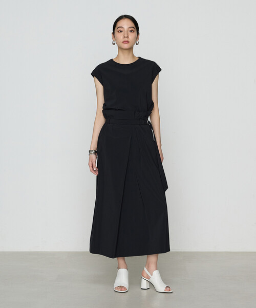 Gabardine K.T(ギャバジンケーティー)の「【セットアップ対応】ナイロン2WAYストレッチ ラップ風スカート(スカート・レディース・カーキ/グレー/ブラック・9号)」の18枚目の写真