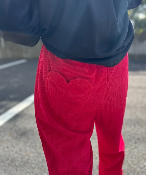 mi via loca（ミヴィアロカ）の「Vintageライク BACKハートポケット コーデュロイ セミフレアパンツ（その他パンツ・レディース・キャメル/レッド/チャコールグレー・FREE）」の3枚目の写真