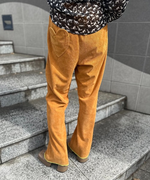 mi via loca（ミヴィアロカ）の「Vintageライク BACKハートポケット コーデュロイ セミフレアパンツ（その他パンツ・レディース・キャメル/レッド/チャコールグレー・FREE）」の11枚目の写真