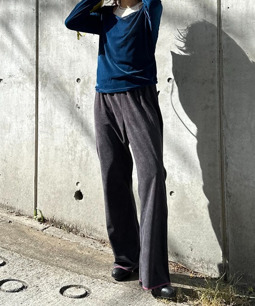 mi via loca（ミヴィアロカ）の「Vintageライク BACKハートポケット コーデュロイ セミフレアパンツ（その他パンツ・レディース・キャメル/レッド/チャコールグレー・FREE）」の17枚目の写真