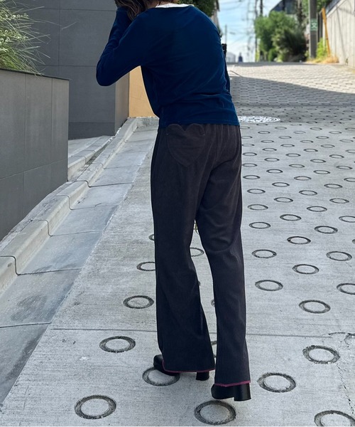 mi via loca（ミヴィアロカ）の「Vintageライク BACKハートポケット コーデュロイ セミフレアパンツ（その他パンツ・レディース・キャメル/レッド/チャコールグレー・FREE）」の20枚目の写真