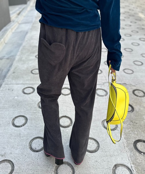mi via loca（ミヴィアロカ）の「Vintageライク BACKハートポケット コーデュロイ セミフレアパンツ（その他パンツ・レディース・キャメル/レッド/チャコールグレー・FREE）」の14枚目の写真