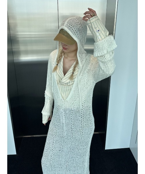 ELCHELE(エルチェレ)の「KNIT CROCHET HOODIE OP(ワンピース・レディース・ブラック/ホワイト・FREE)」の5枚目の写真