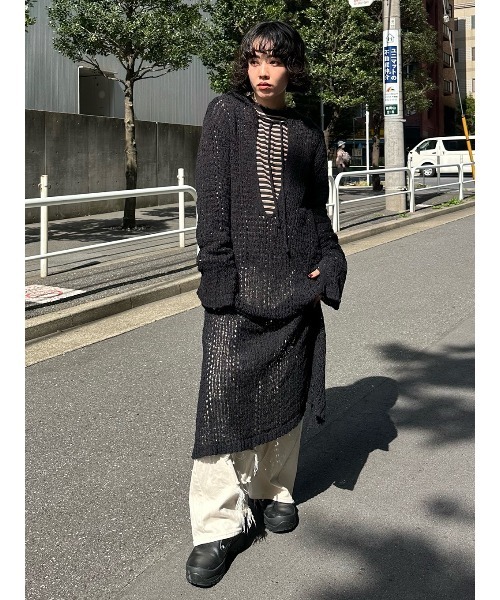 ELCHELE(エルチェレ)の「KNIT CROCHET HOODIE OP(ワンピース・レディース・ブラック/ホワイト・FREE)」の6枚目の写真