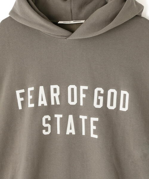 FOG ESSENTIALS(エフオージーエッセンシャルズ)の「Fear of God ESSENTIALS/FOG エッセンシャルズ/90’S FIT FLEECE HOODIE(パーカー・メンズ・カーキ/ブラック・L/M/XL/2XL/S)」の7枚目の写真