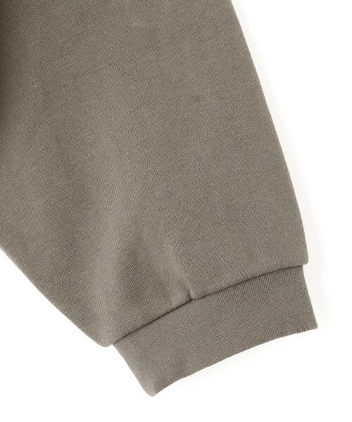 FOG ESSENTIALS(エフオージーエッセンシャルズ)の「Fear of God ESSENTIALS/FOG エッセンシャルズ/90’S FIT FLEECE HOODIE(パーカー・メンズ・カーキ/ブラック・L/M/XL/2XL/S)」の9枚目の写真