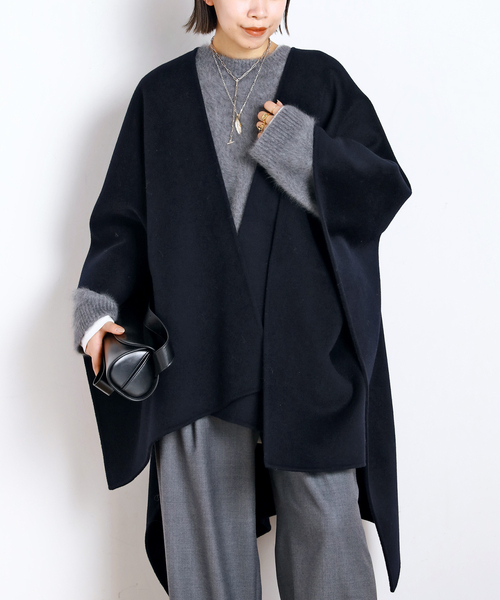 AP STUDIO（エーピーストゥディオ）の「【THE CURATED/ザ キュレイテッド】 CAPE（ポンチョ・レディース・キャメル/ネイビー・FREE）」の2枚目の写真