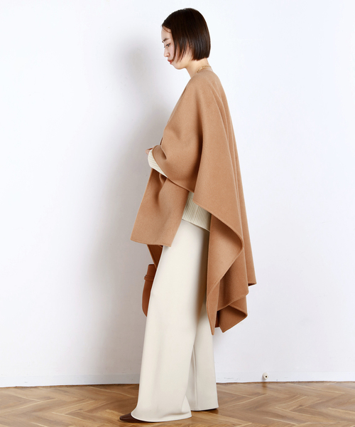 AP STUDIO（エーピーストゥディオ）の「【THE CURATED/ザ キュレイテッド】 CAPE（ポンチョ・レディース・キャメル/ネイビー・FREE）」の7枚目の写真