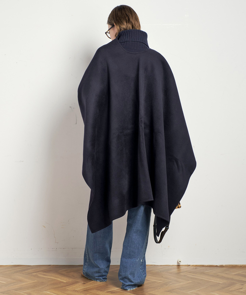 AP STUDIO（エーピーストゥディオ）の「【THE CURATED/ザ キュレイテッド】 CAPE（ポンチョ・レディース・キャメル/ネイビー・FREE）」の12枚目の写真